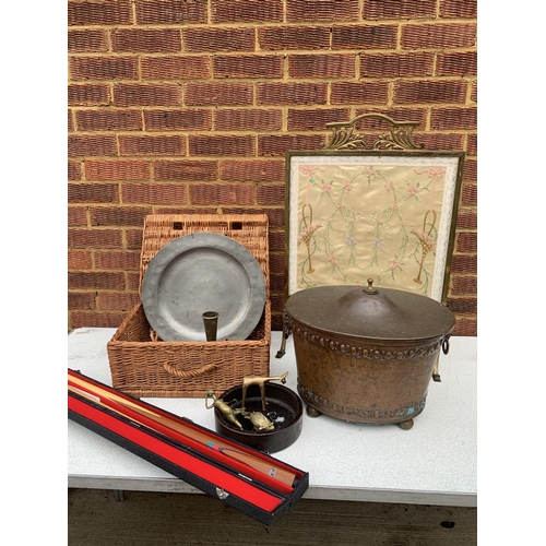 581 - Brass fire screen, copper coal bucket and lid (hole to base), pewter plate, brassware and snooker cu... 