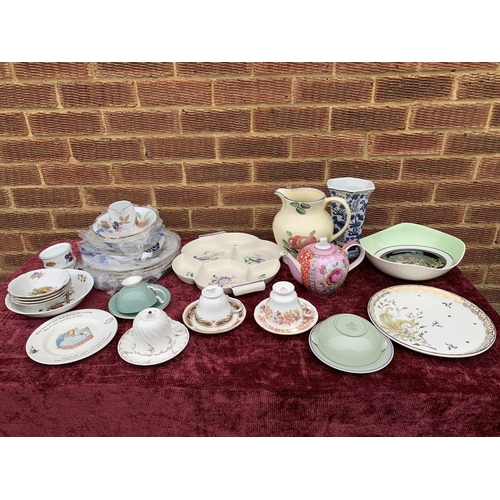 849 - Worcester Evesham - 13 pieces, large modern Poole jug and hors d'oeuvres dish and decorative cups an... 