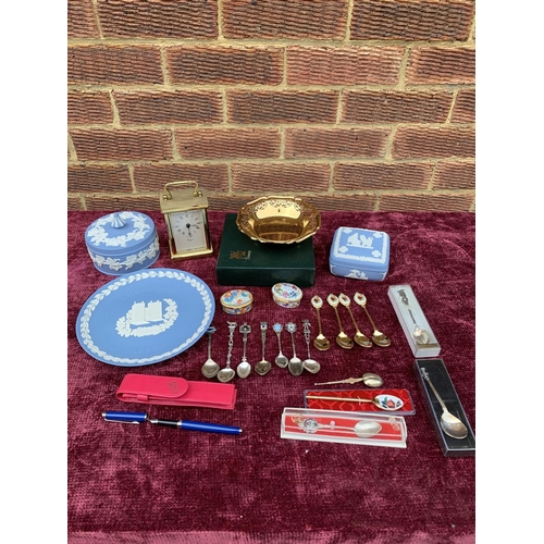 851 - Brass quartz carriage clock, three pieces Wedgwood Jasper, Waterman's pen and two Halcyon Enamel box... 