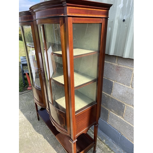 1 - An Edwardian mahogany double bow fronted display cabinet with satin wood inlay, 114 x 45 x 157cm