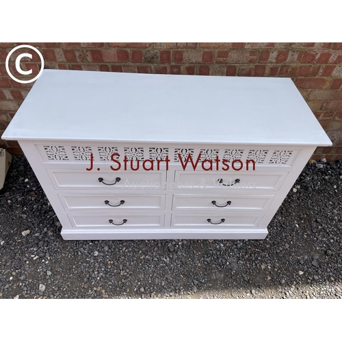 29 - Modern white painted chest of six drawers 120x49x79