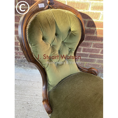 322 - A Victorian green upholstered salon chair