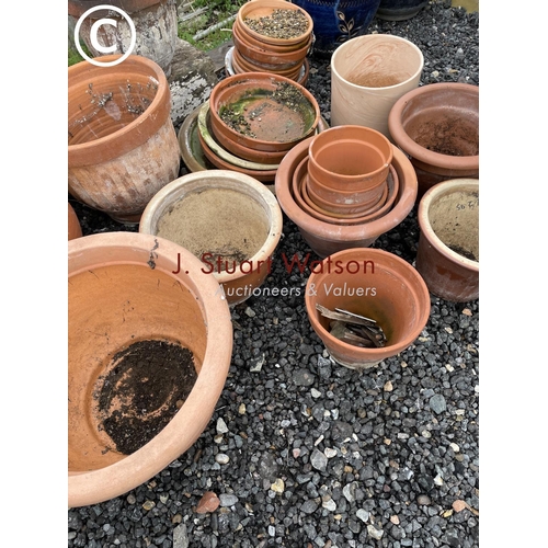 363 - A collection of 14 terracotta pots, together with two large plastic terracotta effect pots and 15 te... 