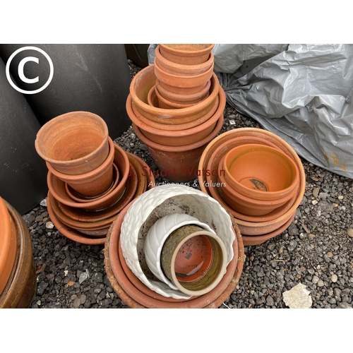 369 - A collection of 45 terracotta garden pots (assorted sizes) many by sankey