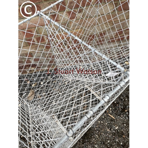 39 - A wirework vintage veg rack