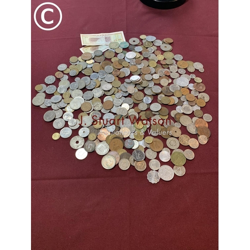 599h - Large quantity of assorted foreign coins weight approx 2 kilos