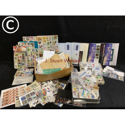 599j - Large quantity of GB and foreign mint and used stamps and presentation packs