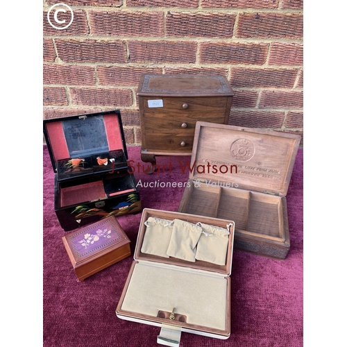 522 - Miniature chest of 3 drawers, carved jewellery box and 3 others