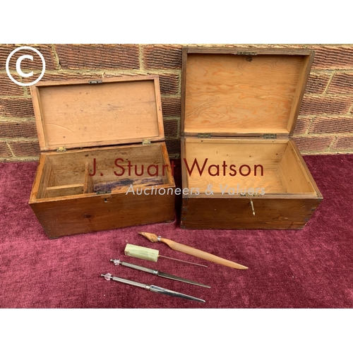 723 - 2 wooden boxes and 4 letter openers