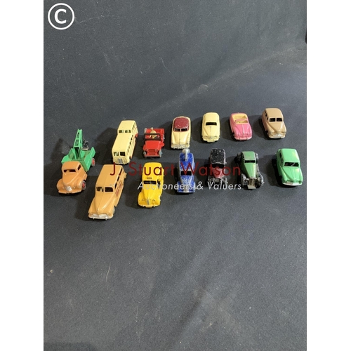 802 - Dinky Toys: 13 Die cast model vehicles