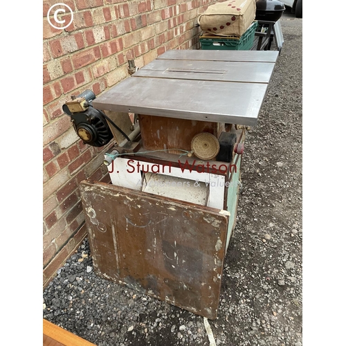 183 - A large electric table saw