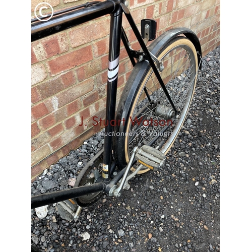 351 - A Raleigh chiltern cycle