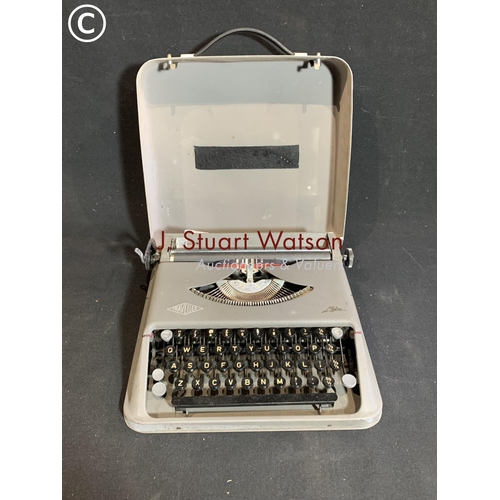 505 - Halberg traveller typewriter