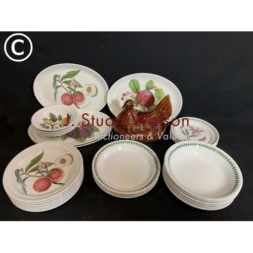 519 - Portmeirion ; Pomona Plates and bowls, hen, Botanic plates and plain plates, 31 pieces