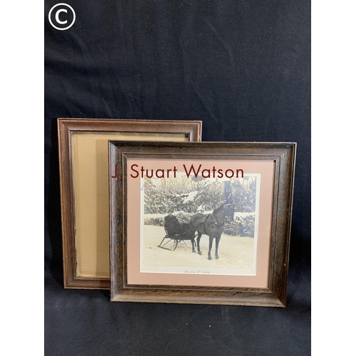 573 - 1 photo and 2 oak picture frames, largest 48 x 44cms