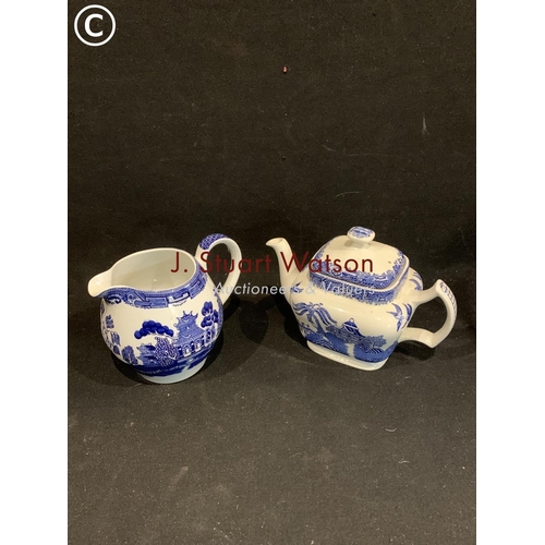 604 - Assorted blue and white willow pattern tea and dinnerware, Willow teapot and large jug (2nd photo)