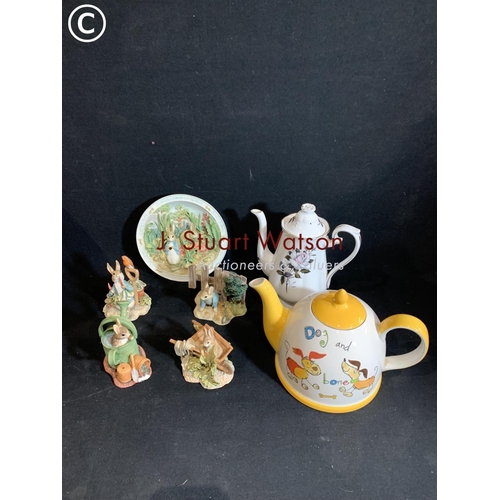 613 - Hamilton Collection Peter Rabbit figures and musical plate (1 Figure chip to base) Royal Albert Quee... 