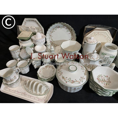 616 - Large qty of Eternal Beau tea, dinnerware and accessories, approx 70 pieces (3 photos) (3)