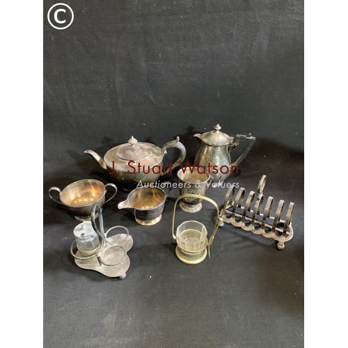 639 - Collection of silver platedware, including 3 piece teaset