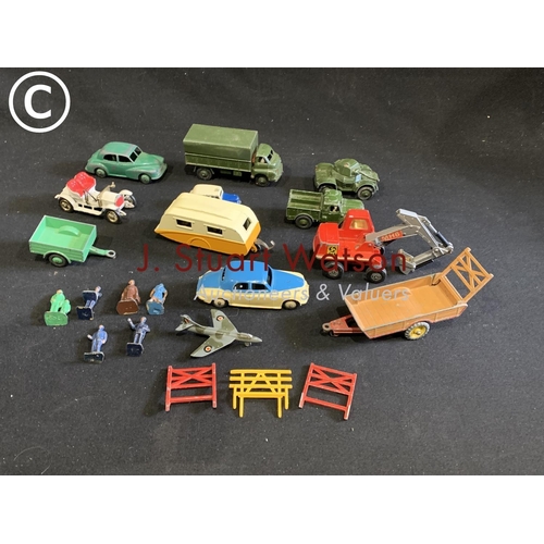 658 - Dinky and other diecast models and figures