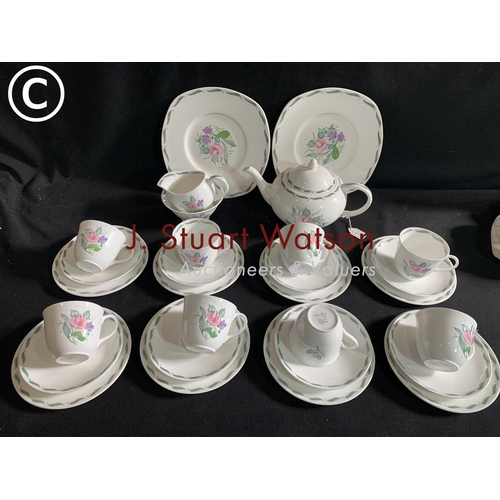 762 - Susie Cooper Fragrance pattern tea ware - 29 pieces