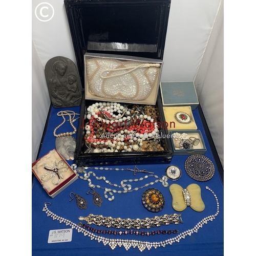 879 - Lacquer box and costume jewellery