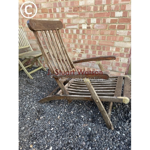 350 - A hardwood steamer style folding deck chair