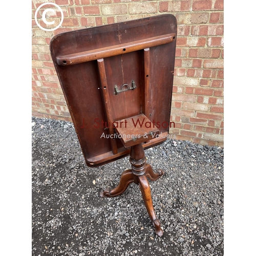 42 - A victorian mahogany snap top table