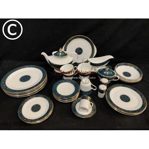 540 - Doulton Carlyle part tea and dinnerware, 35 pieces