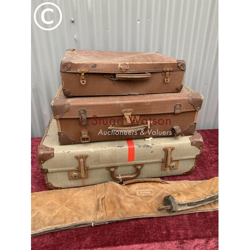 585 - 3 cases and rifle case