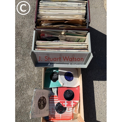 695 - LPs, 78s and 1960's singles