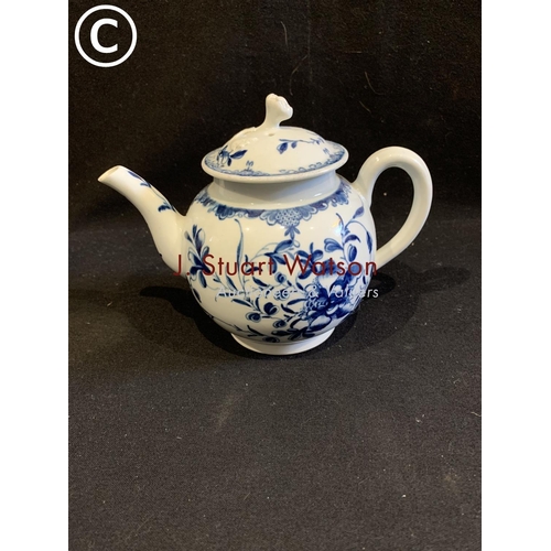 733 - Early Worcester blue and white teapot,