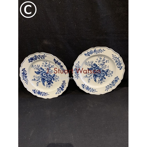 734 - Two early Worcester dishes, both with damage