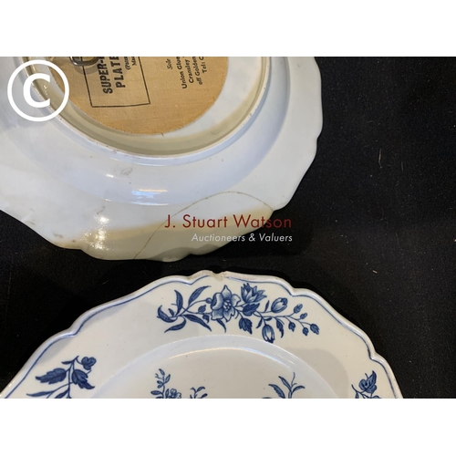 734 - Two early Worcester dishes, both with damage