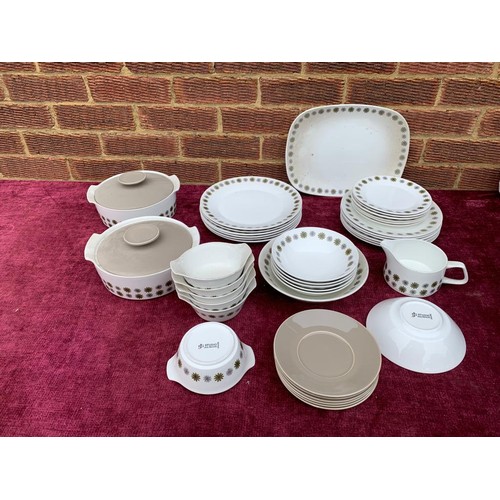 991 - Meakin Allegro Studio dinnerware - 41 pieces