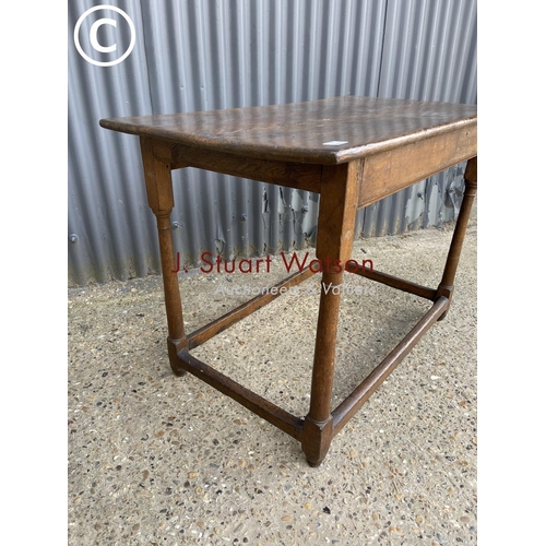 7 - An antique oak table 102x60x72