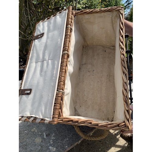 556 - Vintage hamper on skids, 75 x 38 x 48cms