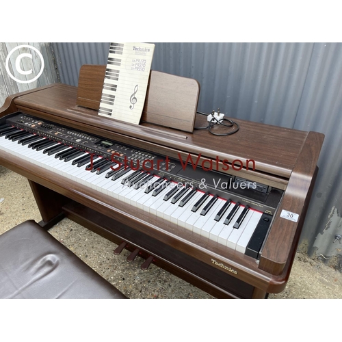 30 - A technics pcm digital ensemble pr270 electric piano with stool