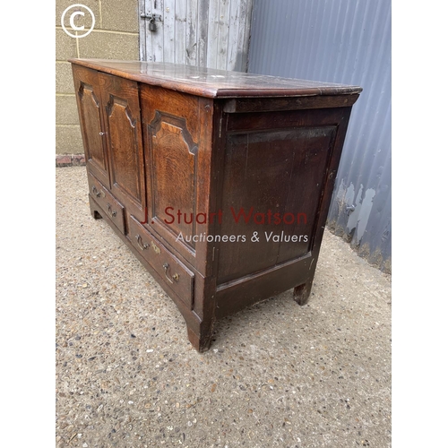346 - A 18th century oak two drawer mule chest 133x56x88