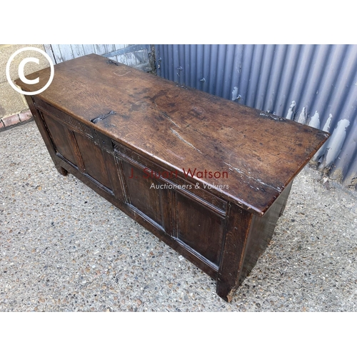298 - An early oak blanket box coffer 135x50x60