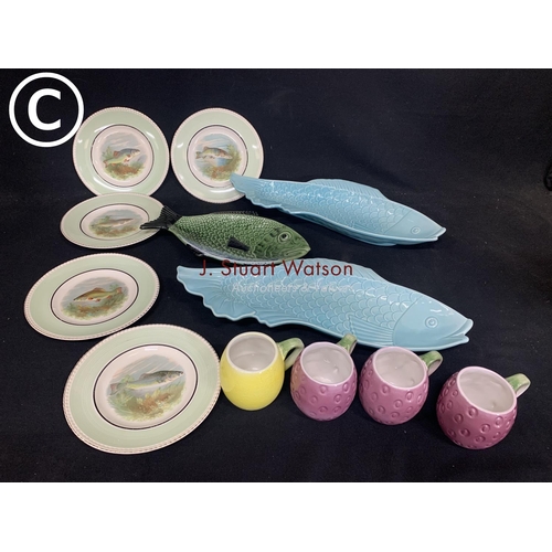 763 - Five vintage fish plates and three fish platters and four mugs