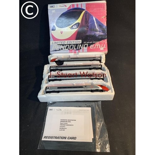 793 - Dapol Virgin Trains Pendolino 00 guage set