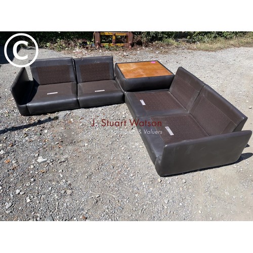 300a - A mid century modular corner lounge sofa set by Gimson Slater with cube coffee table corner piece