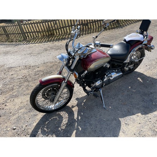 495 - Yamaha  XVS 650 Dragstar, 650cc Motorbike Red, offered for sale on behalf of executors. 10040 Miles ... 