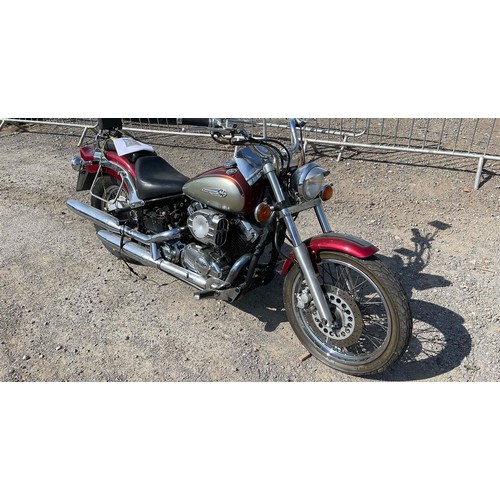 495 - Yamaha  XVS 650 Dragstar, 650cc Motorbike Red, offered for sale on behalf of executors. 10040 Miles ... 