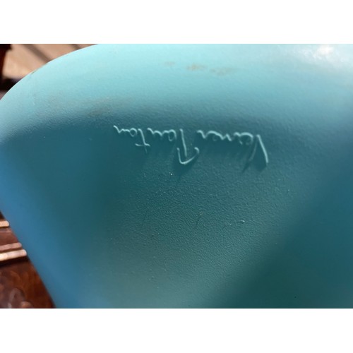 288 - A set of four Verner Panton designer chairs, two orange two blue