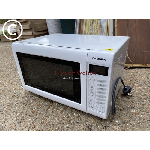 146 - Panasonic microwave