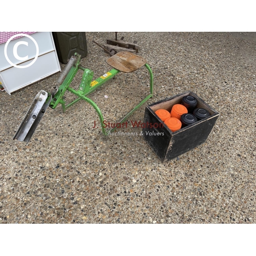 18 - Clay trap and crate of clays