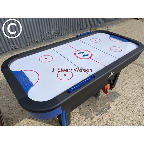 24 - A Harvard air hockey table 184x92