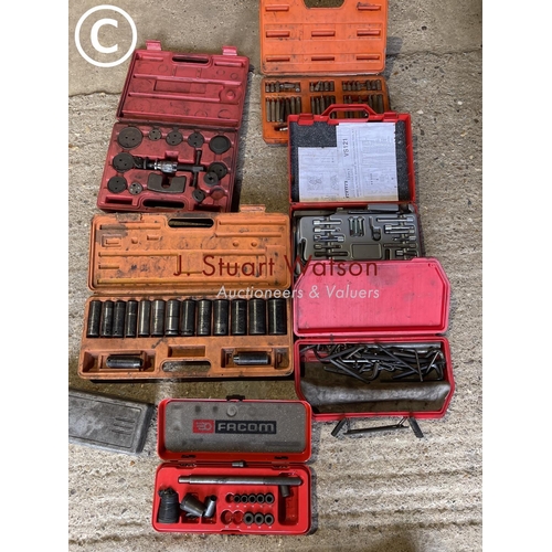 243 - Tray of mechanics tool sets